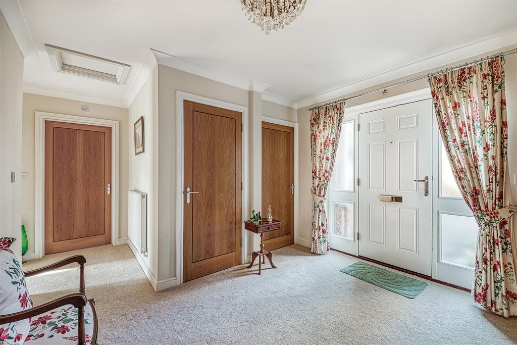 Property photo 3 of 29