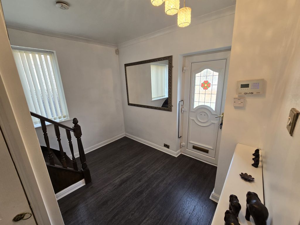 Property photo 2 of 16 Hallway