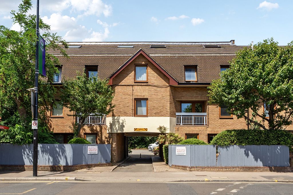 Property photo 1 of 8 1479953-1-6A425A1...