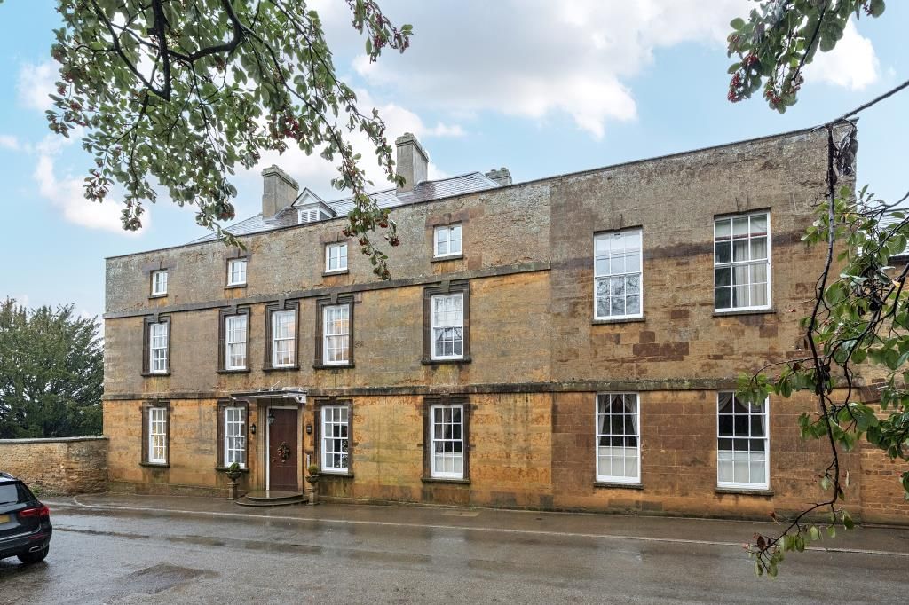 Property photo 1 of 21 Front Elevation