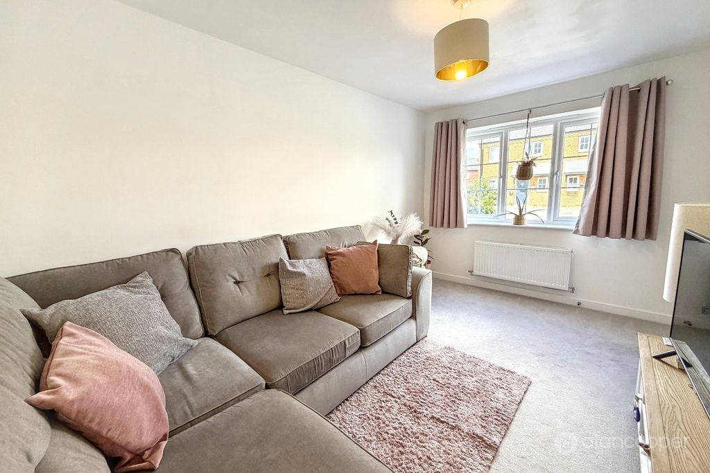 Property photo 3 of 13 5292626