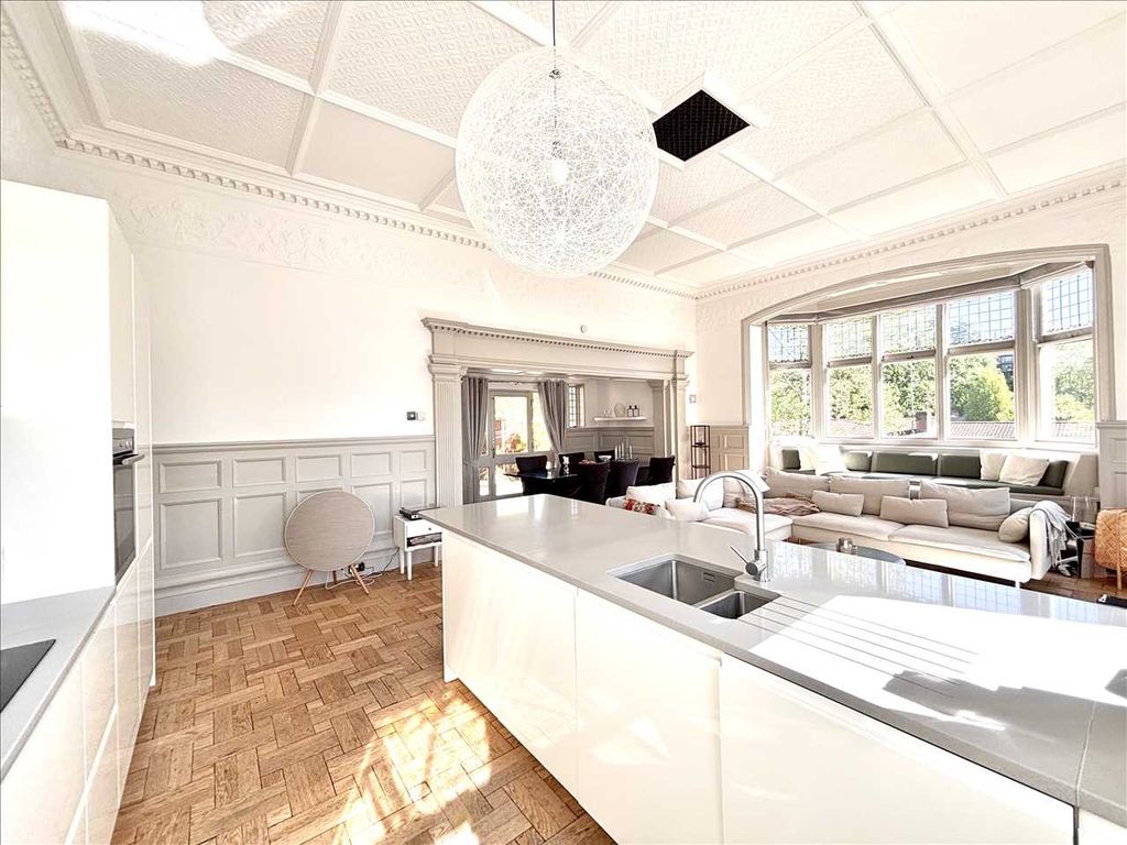 Additional image 8 of 4 bed flat for saleCavendish Road East, The Park, Nottingham NG7