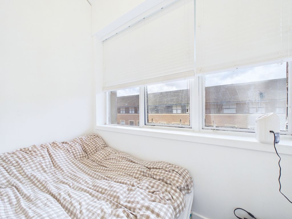 Property photo 3 of 9 Cam01909G0-Pr0474-Still007