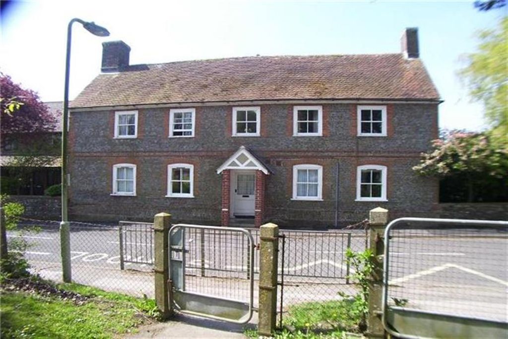 Property photo 1 of 9 (Main)