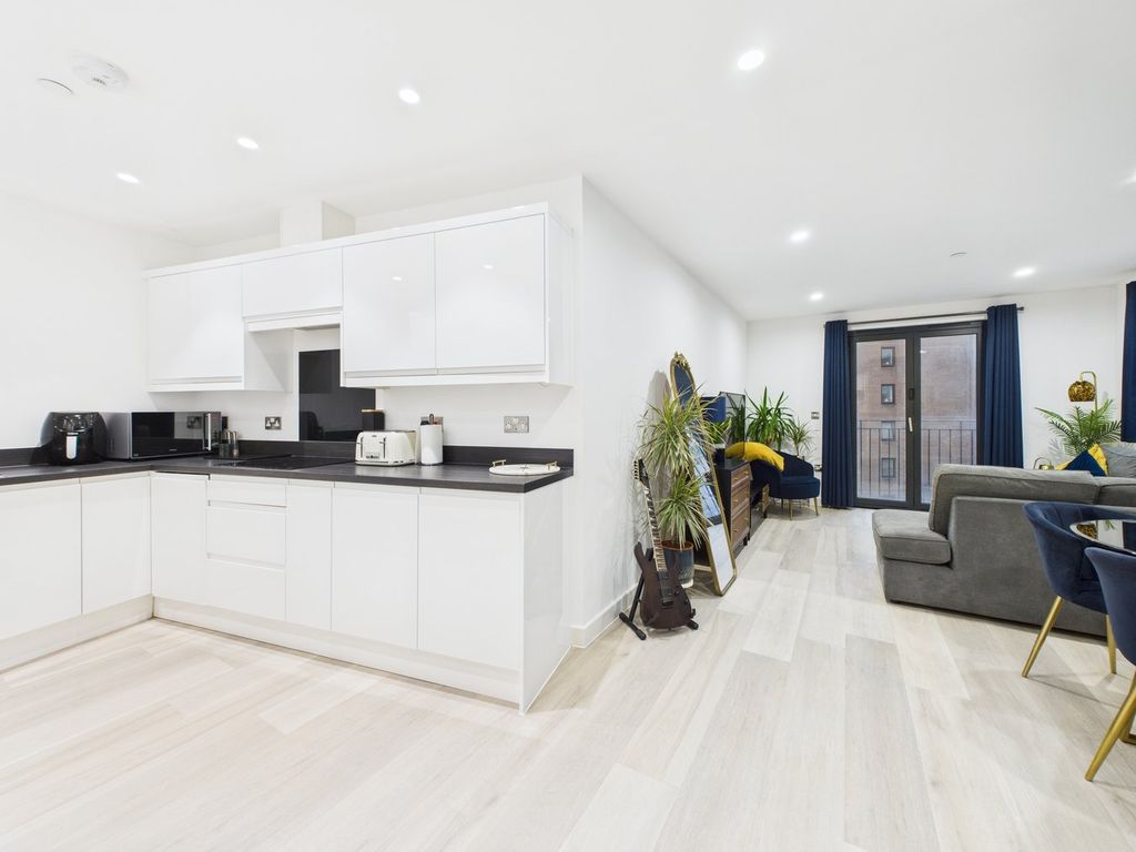 Property photo 2 of 20