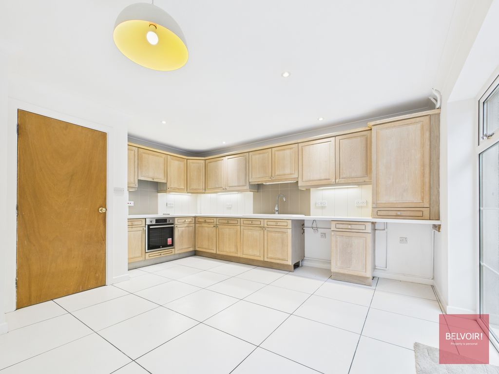 Property photo 3 of 28