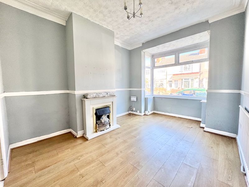 Property photo 2 of 17 Lounge