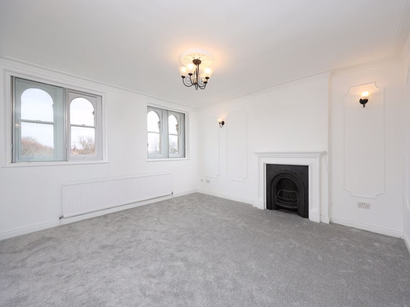 Property photo 3 of 16 Sitting Room