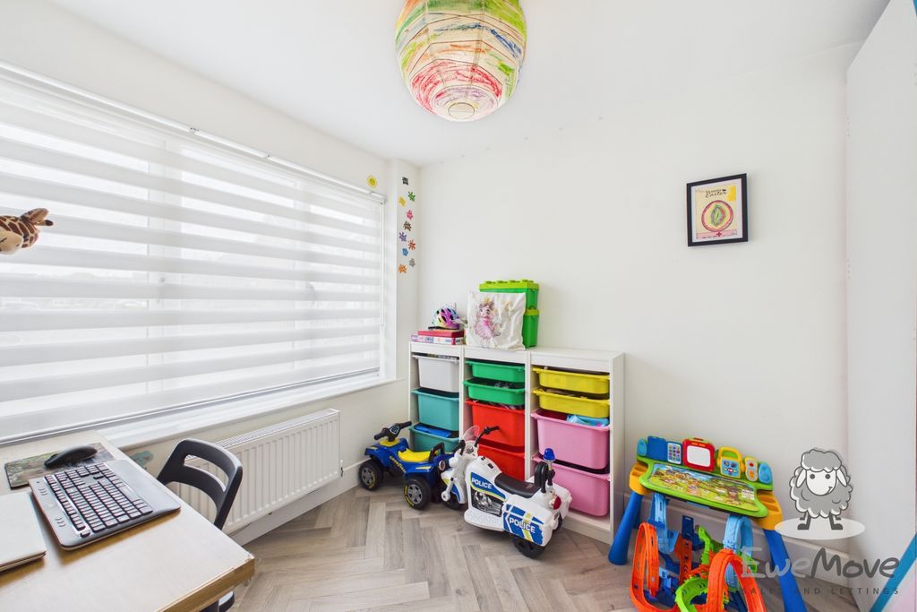 Property photo 3 of 14 14 (8)