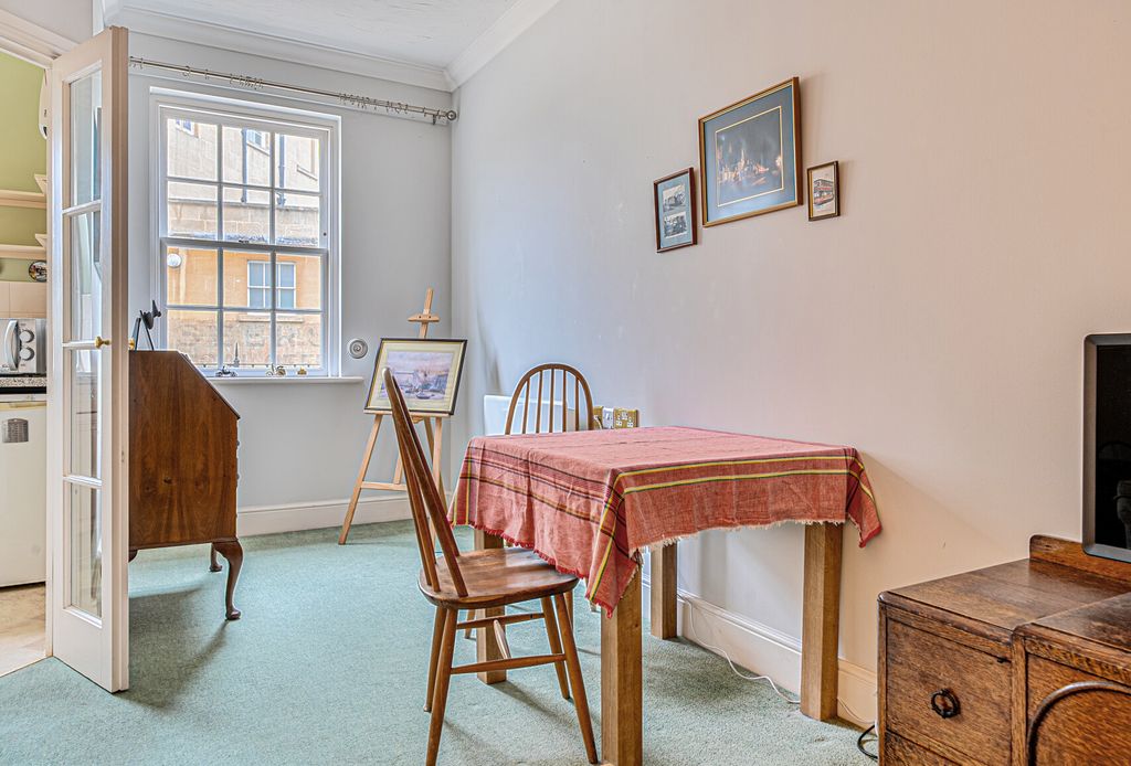 Property photo 3 of 15 Sitting Room