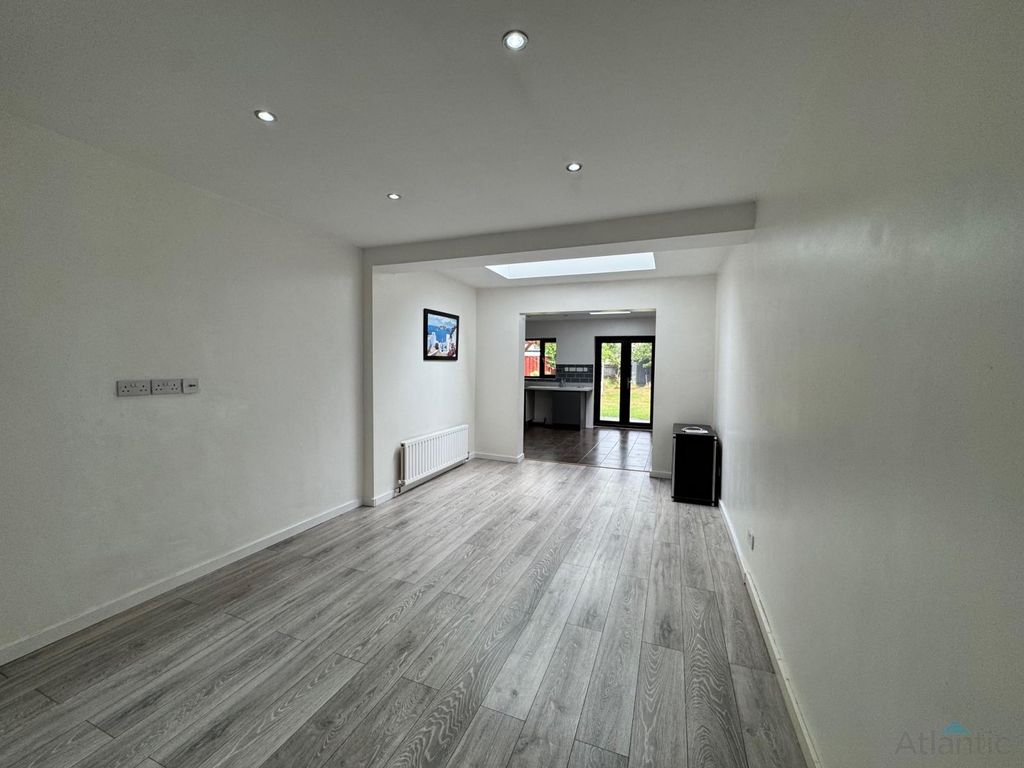 Property photo 3 of 15 Gallery