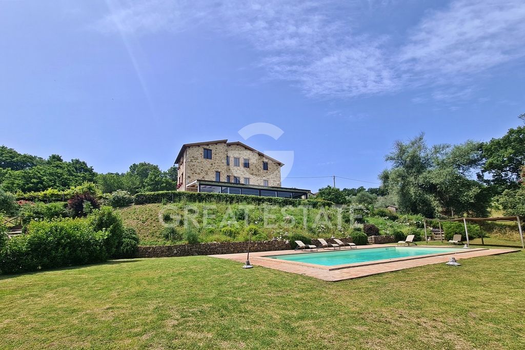 Property photo 1 of 44
