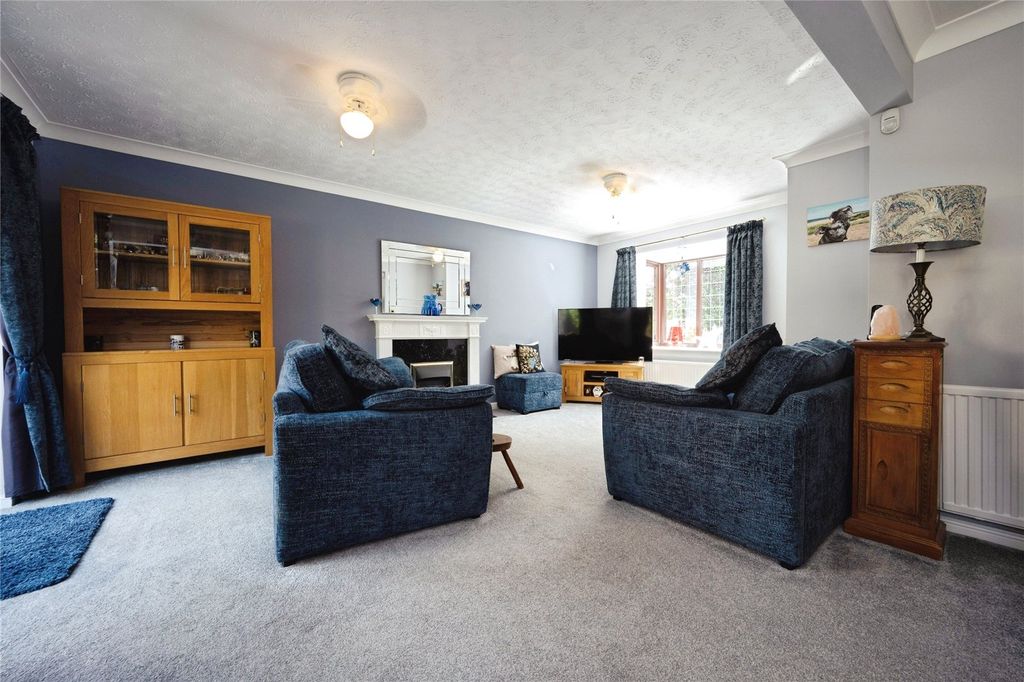 Property photo 2 of 22 Picture No. 26