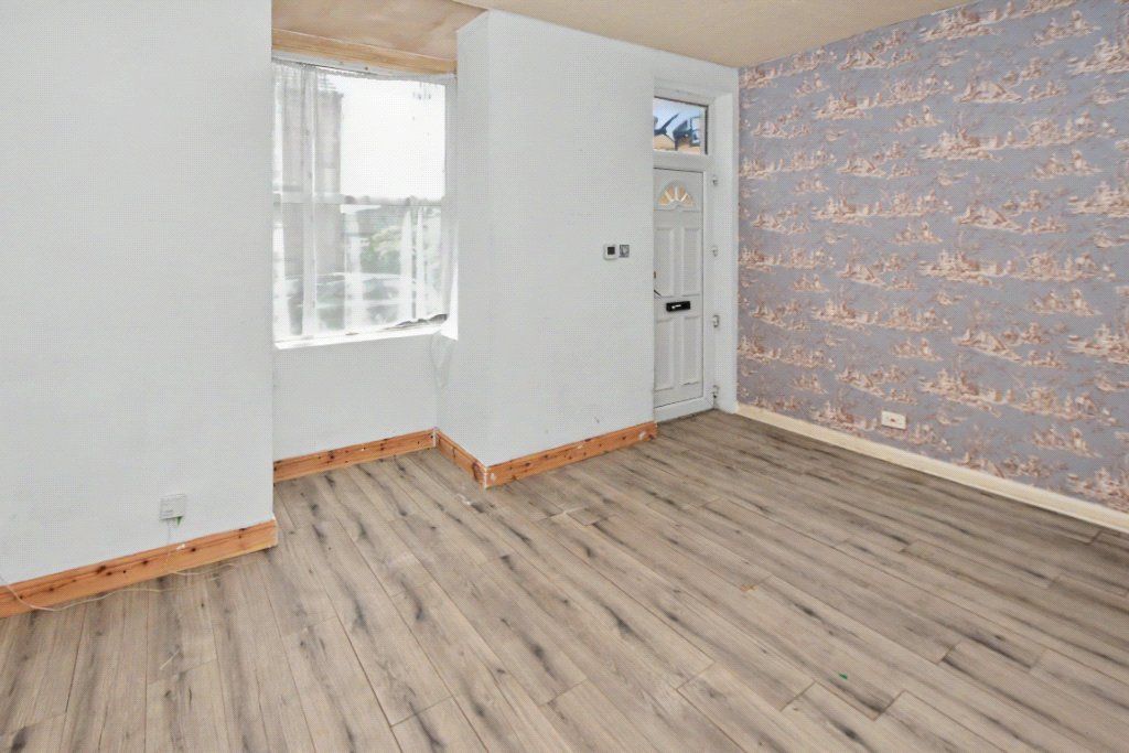Property photo 2 of 11 Lounge