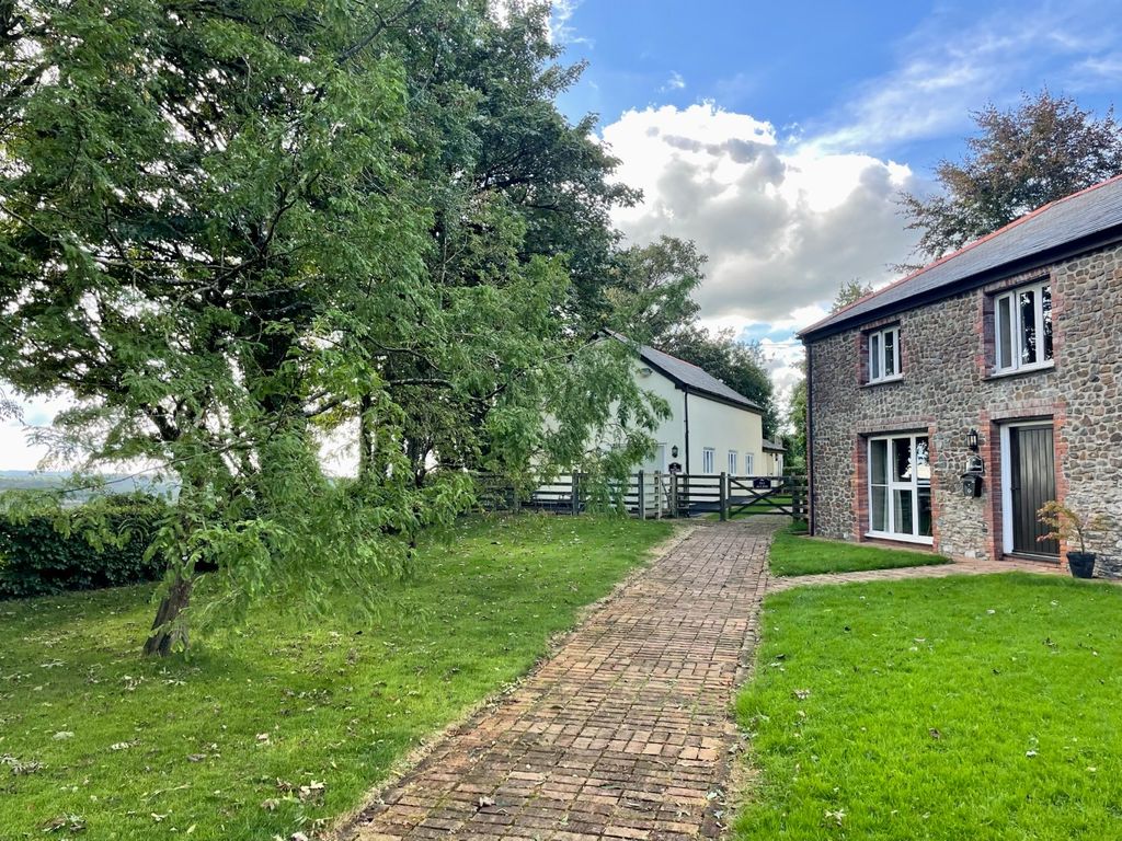 Property photo 2 of 37