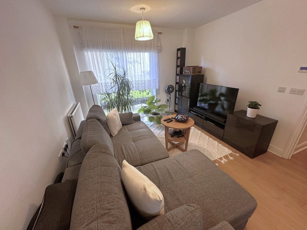 Property photo 2 of 8 Lounge