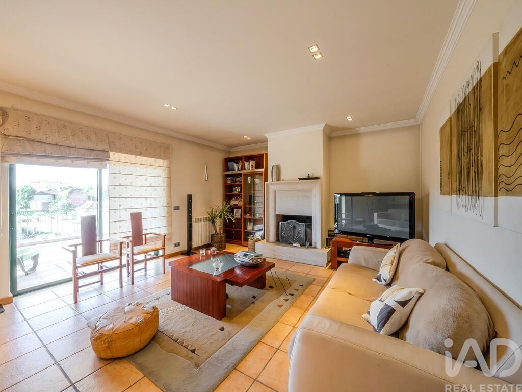 Property photo 3 of 40