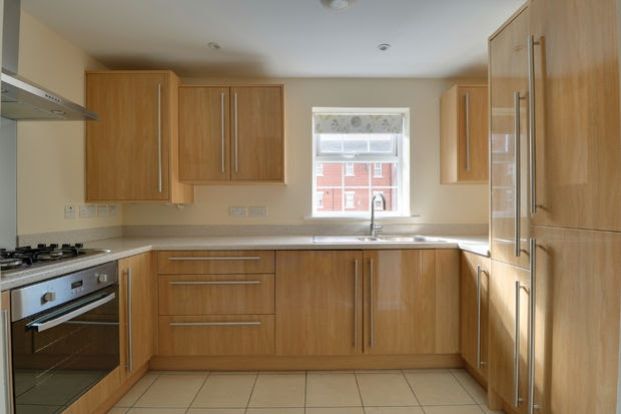 Property photo 2 of 8 Kitchen