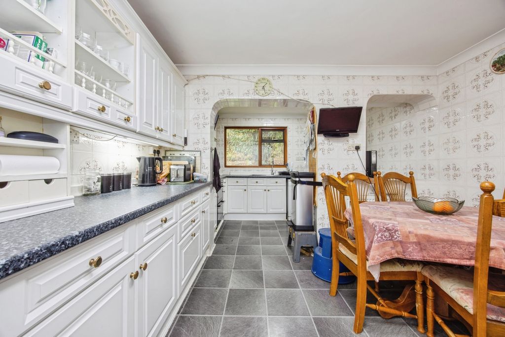 Property photo 2 of 18 Photo