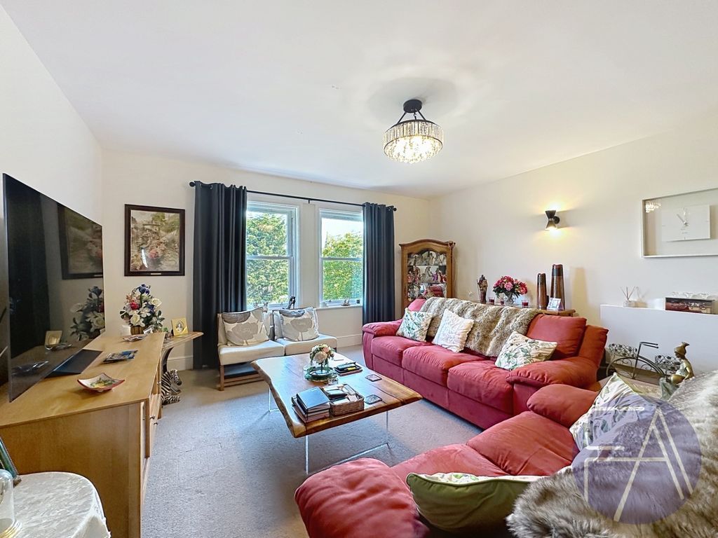 Property photo 2 of 25 5197382