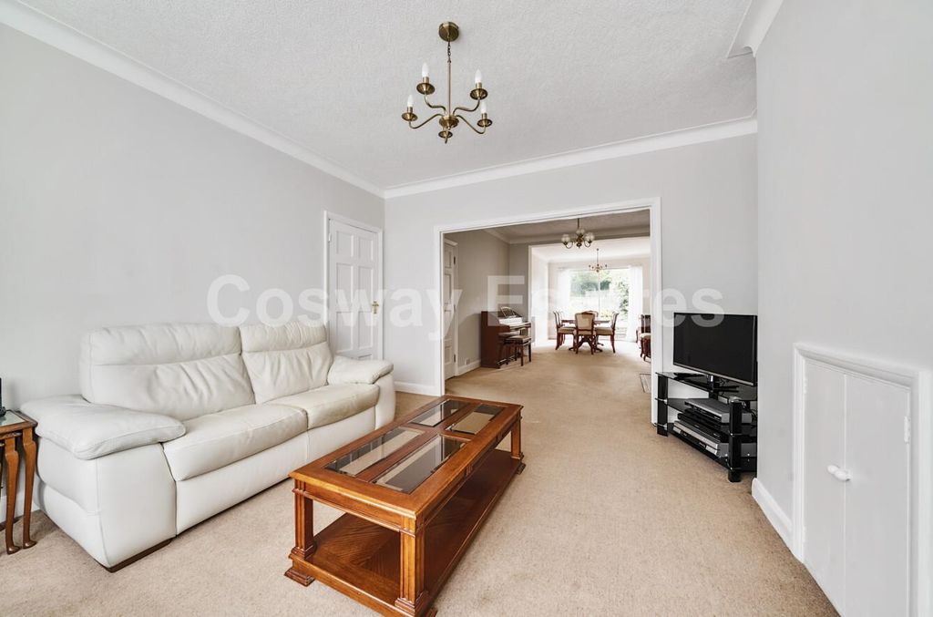 Property photo 3 of 16 575Fa3dc-825c-4123-A0E7-2Fae67d2Eebe.Jpg