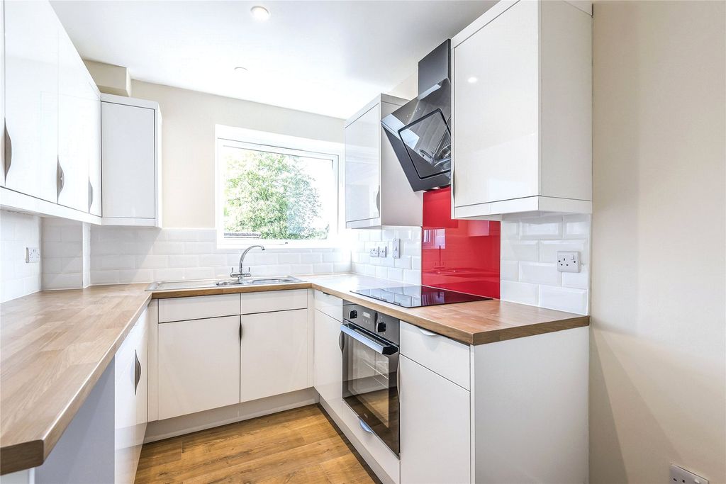 Property photo 1 of 8 Kitchen