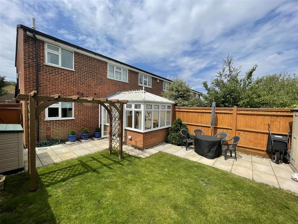 Property photo 2 of 12 Baywell - 2 Rear Garden.Jpeg