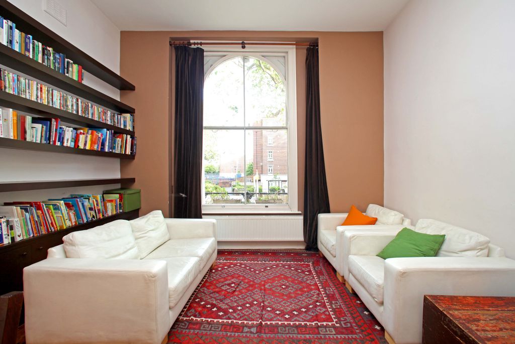 Property photo 2 of 9