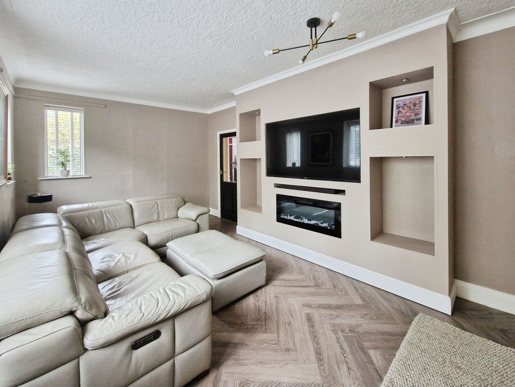 Property photo 3 of 19 Fccb3798-1000065723