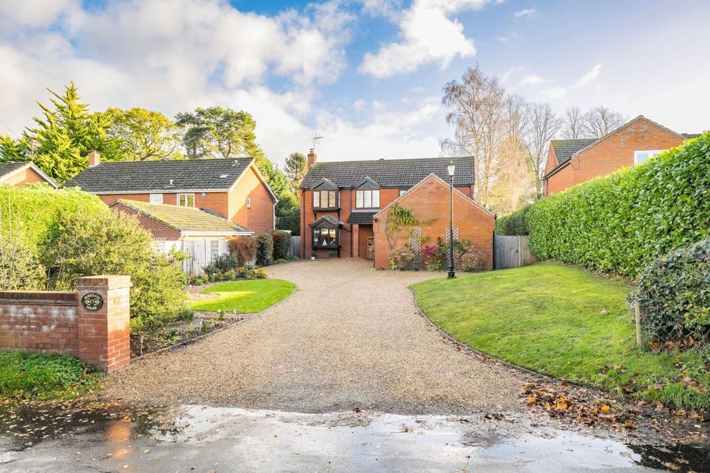 Property photo 1 of 23