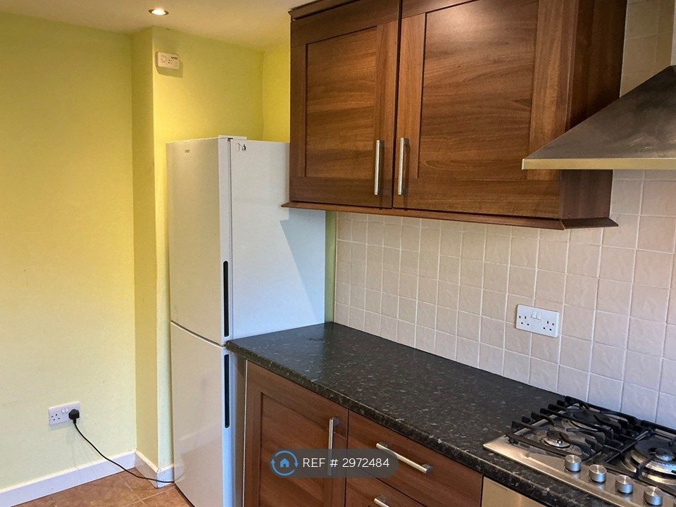 Property photo 3 of 13 Kitchen