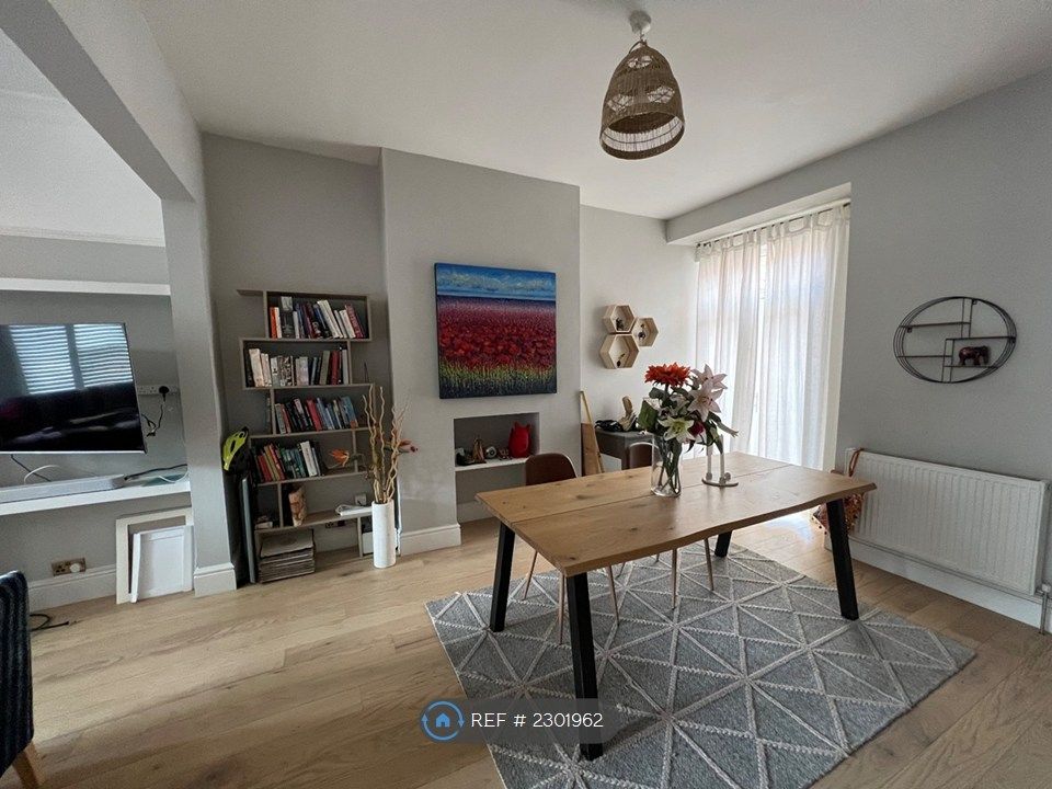 Property photo 1 of 11 Dining Room