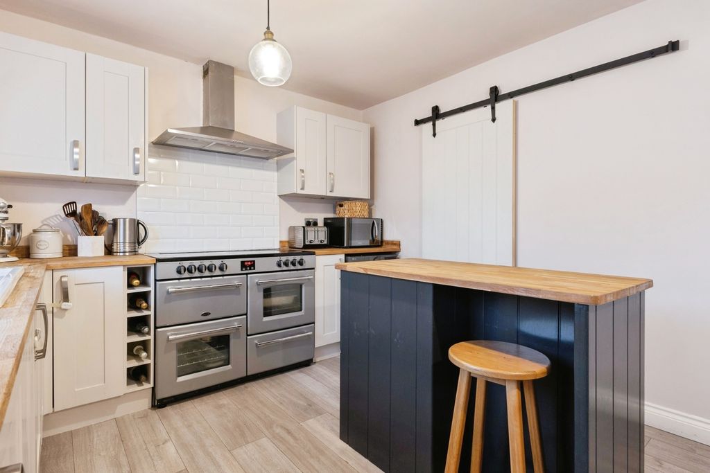 Property photo 2 of 25 Pbox-Img.Jpg