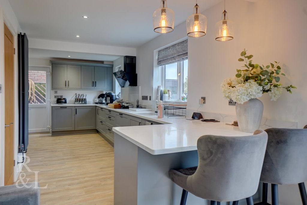 Property photo 2 of 24 Main Street (12).Jpg