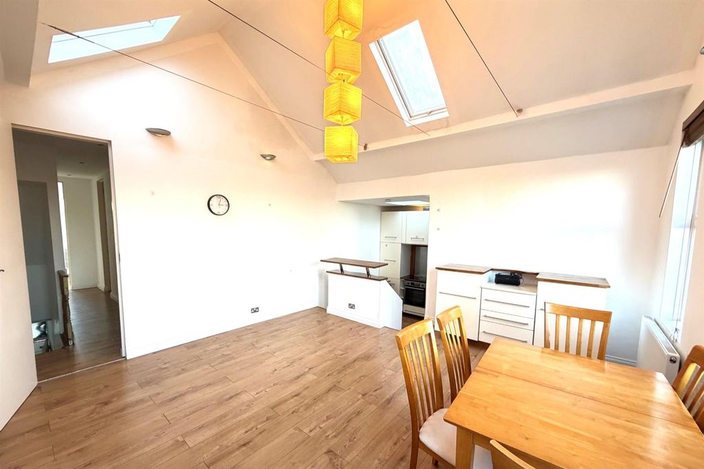 Property photo 3 of 9 Lounge..Jpg