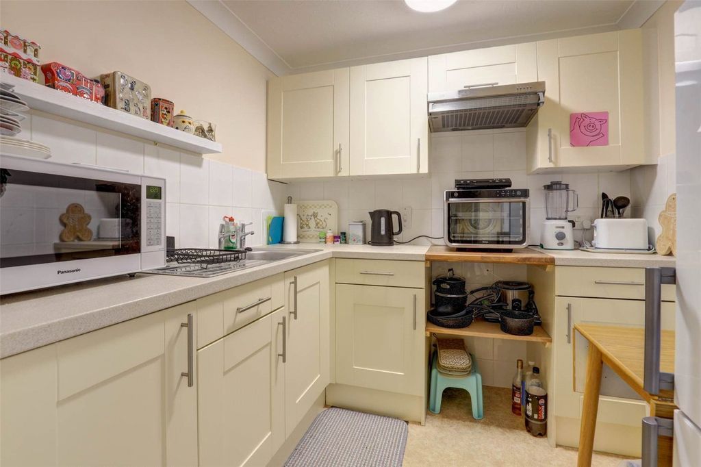 Property photo 2 of 11 Picture No. 17