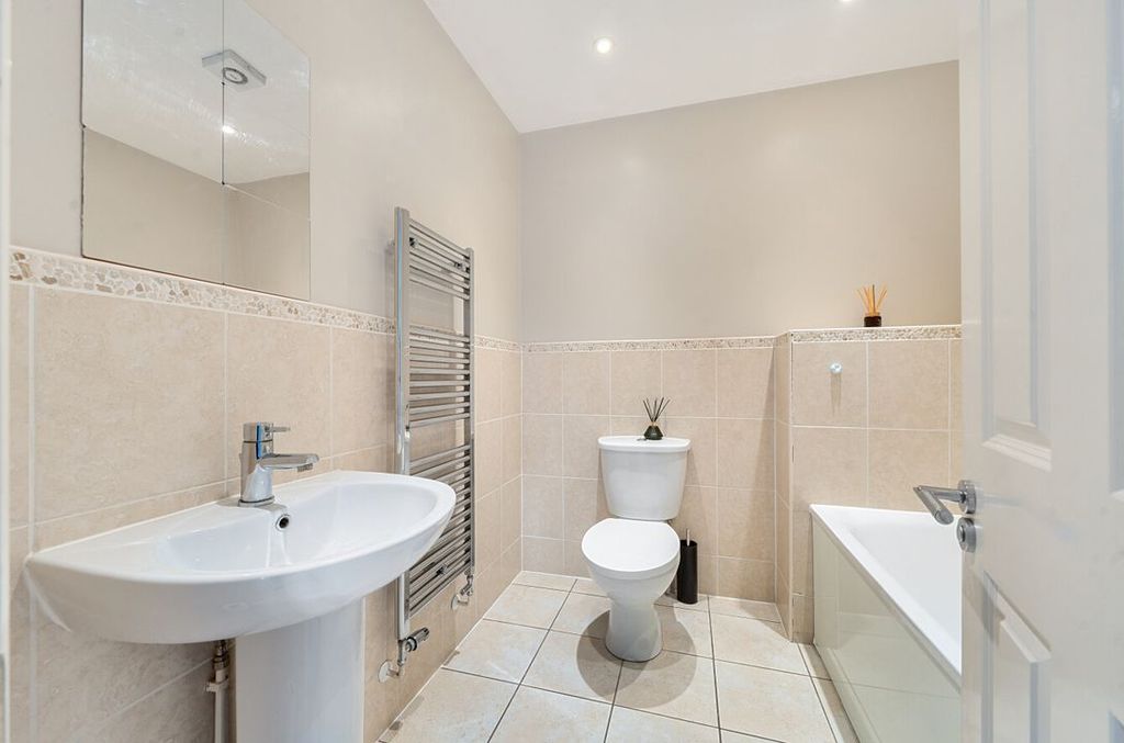 Property photo 3 of 13 15011623