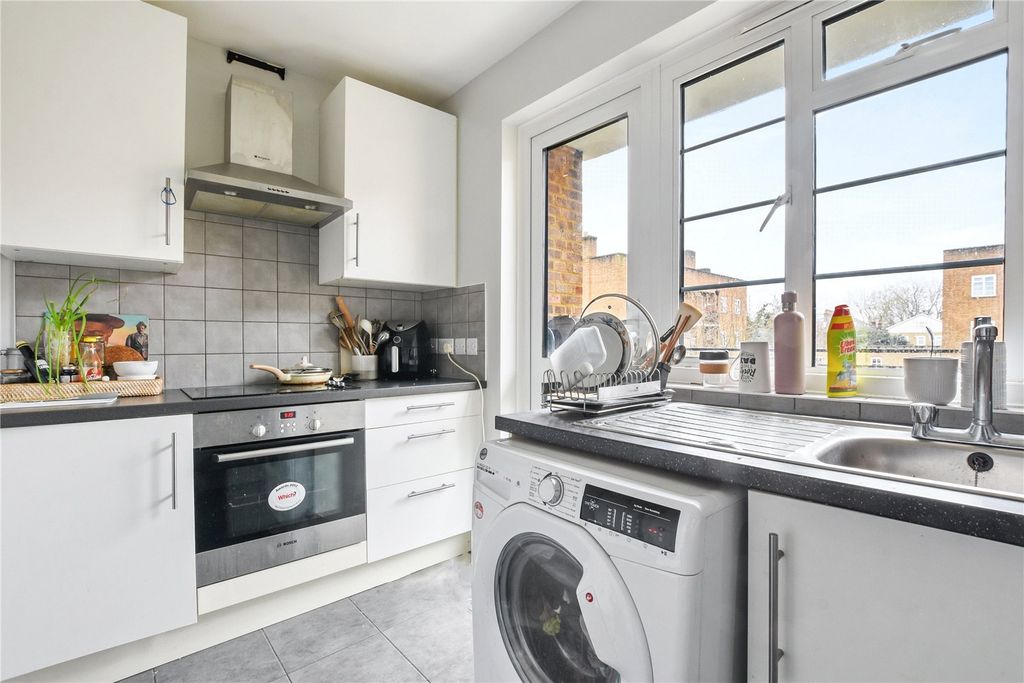 Property photo 2 of 13 Picture No. 26