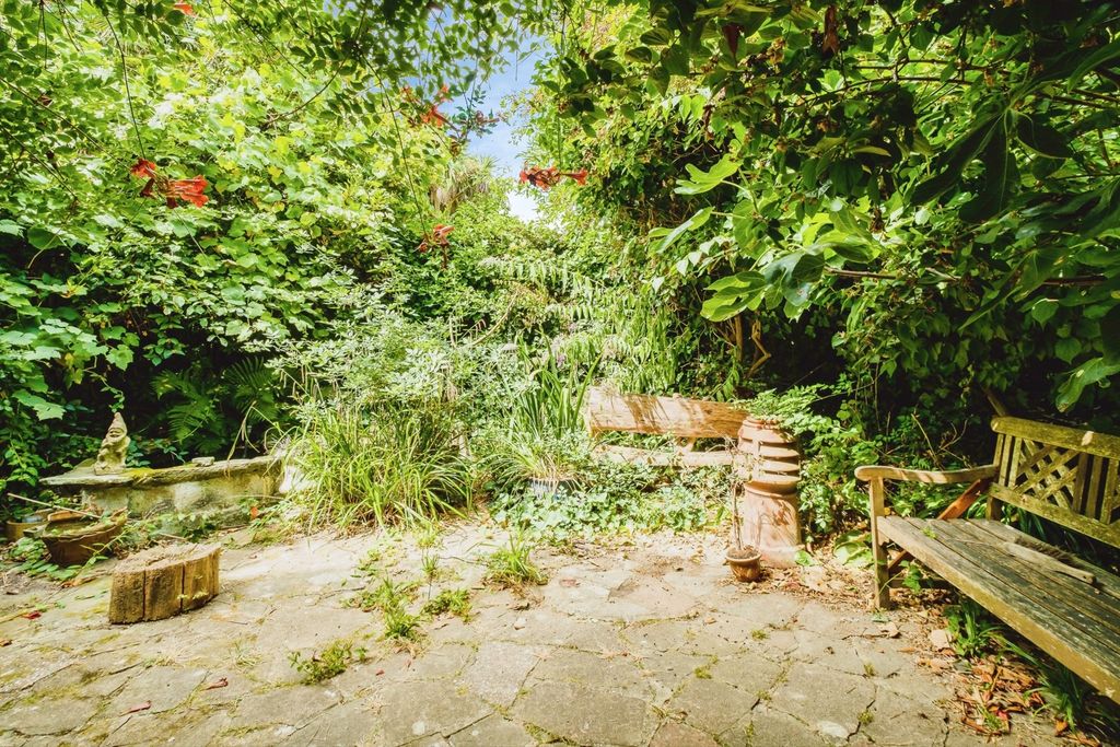 Property photo 3 of 23 Pbox-Img.Jpg