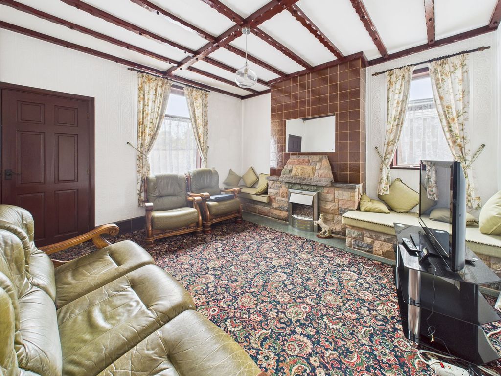 Property photo 3 of 9 Dining Room