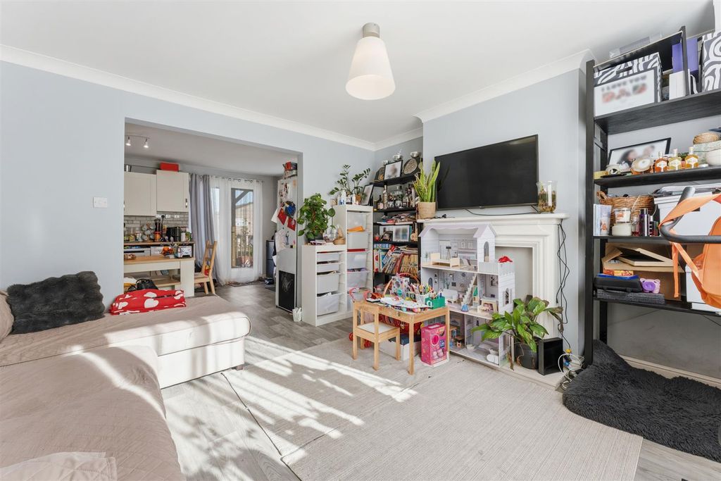 Property photo 3 of 13