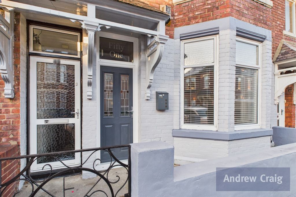 Property photo 1 of 13 (Main)