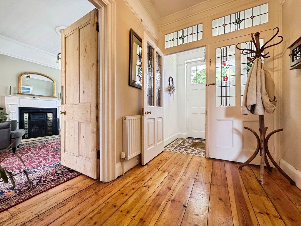 Property photo 3 of 63