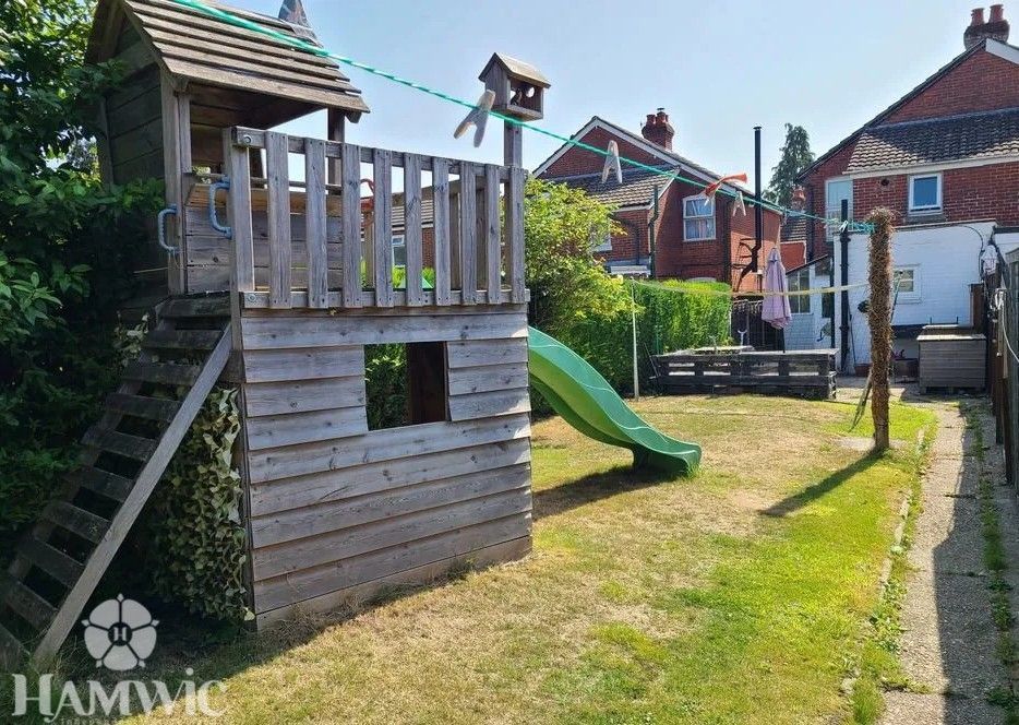 Property photo 3 of 21