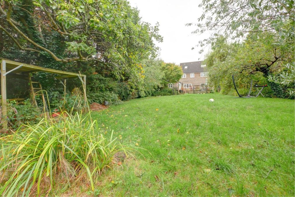 Property photo 2 of 42