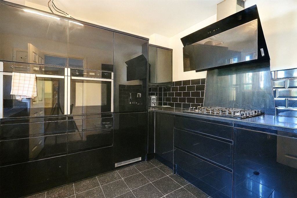 Property photo 3 of 9 Picture No. 33