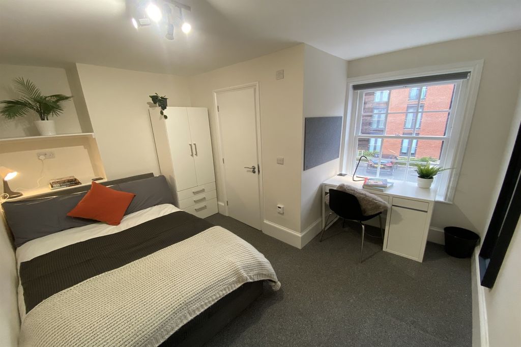 Property photo 1 of 15 (Main)