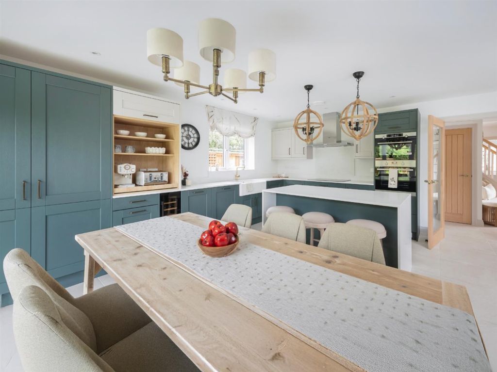 Property photo 2 of 5 Interior 4.Jpeg