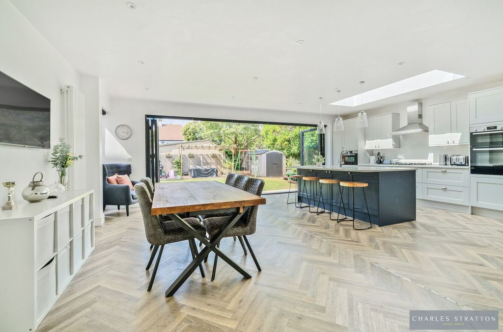 Property photo 1 of 21