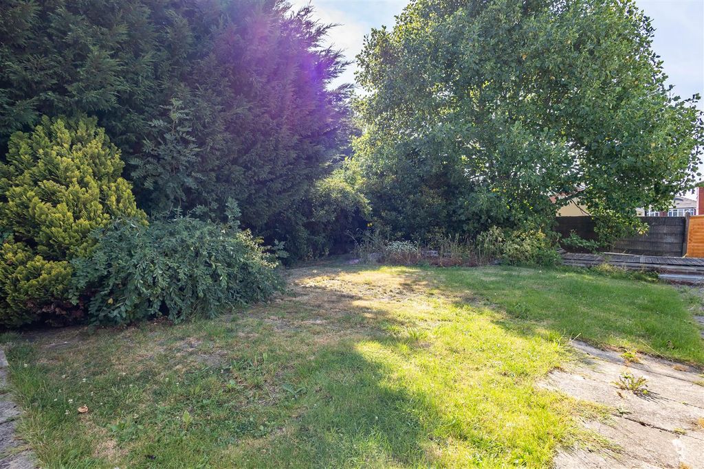 Property photo 3 of 24 Garden
